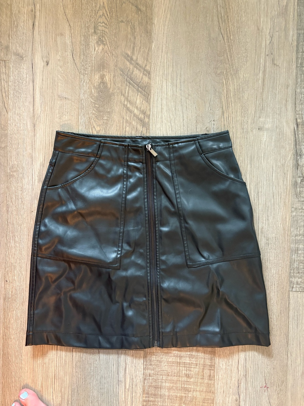 🇨🇦 Point Zero Black Pleather Miniskirt Zip-front, excellent condition